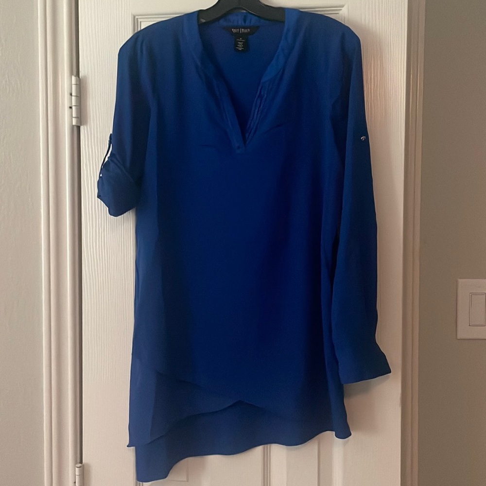 Women Royal Blue Long Sleeve/quarter sleeve V-neck Tunic.